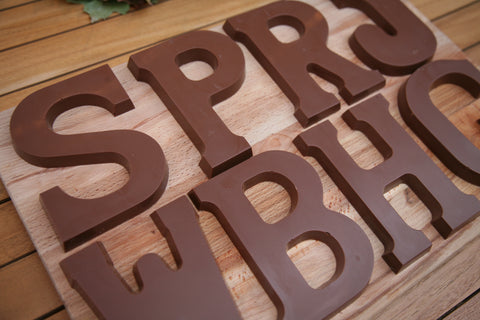 Chocolade letters massief chocolade